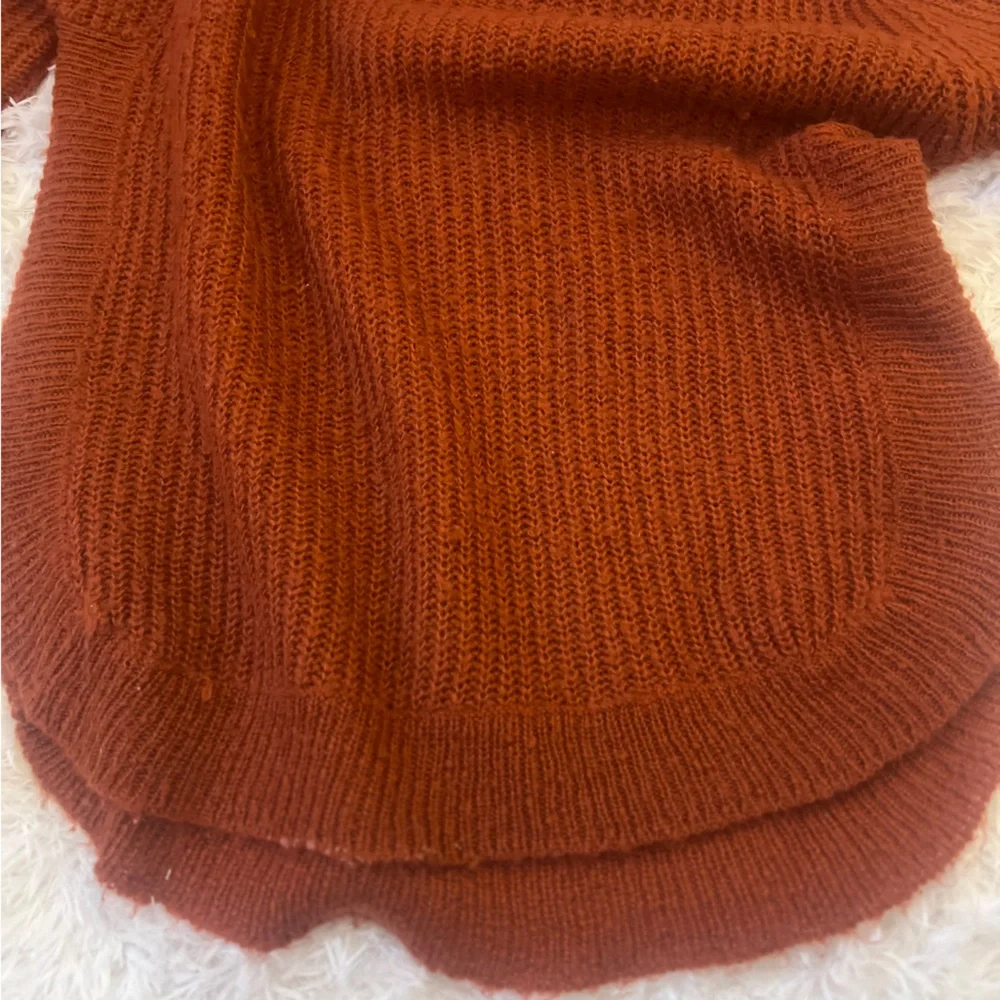 Gorgeous and Comfy Sweater! - Picture 6 of 6
